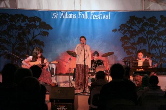 Vague at St Albans Folk Festival (photo https://www.facebook.com/vague).music